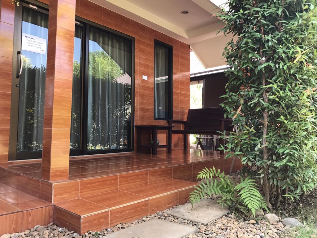 Jim Guesthouse カンチャナブリ エクステリア 写真