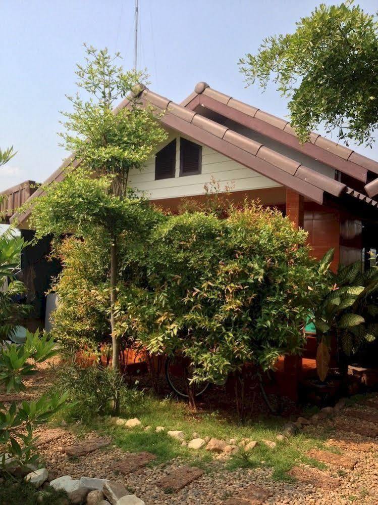 Jim Guesthouse カンチャナブリ エクステリア 写真