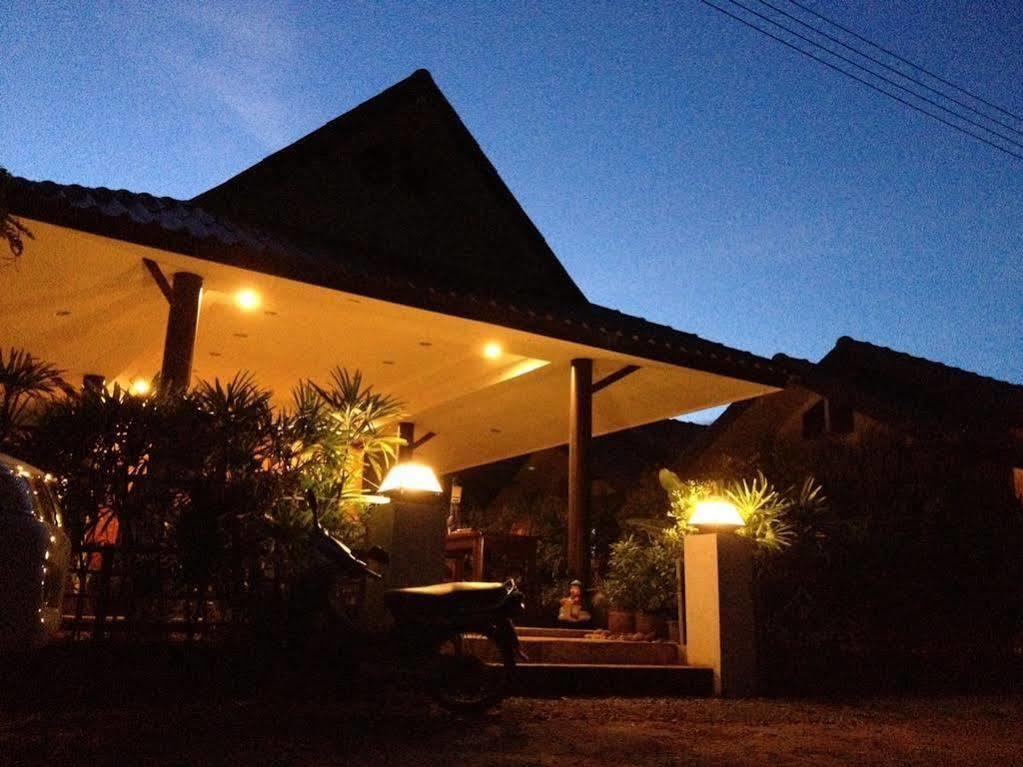 Jim Guesthouse カンチャナブリ エクステリア 写真